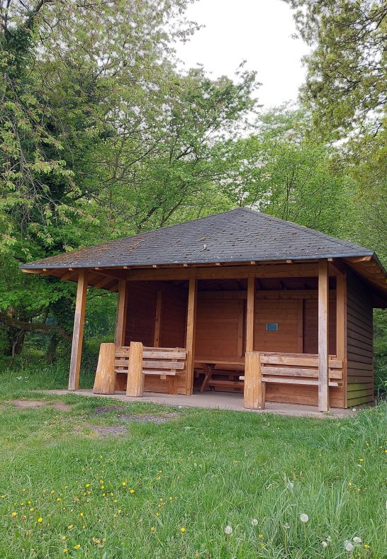 Hütte | © Tourist-Information Erlebnis Rheinbogen