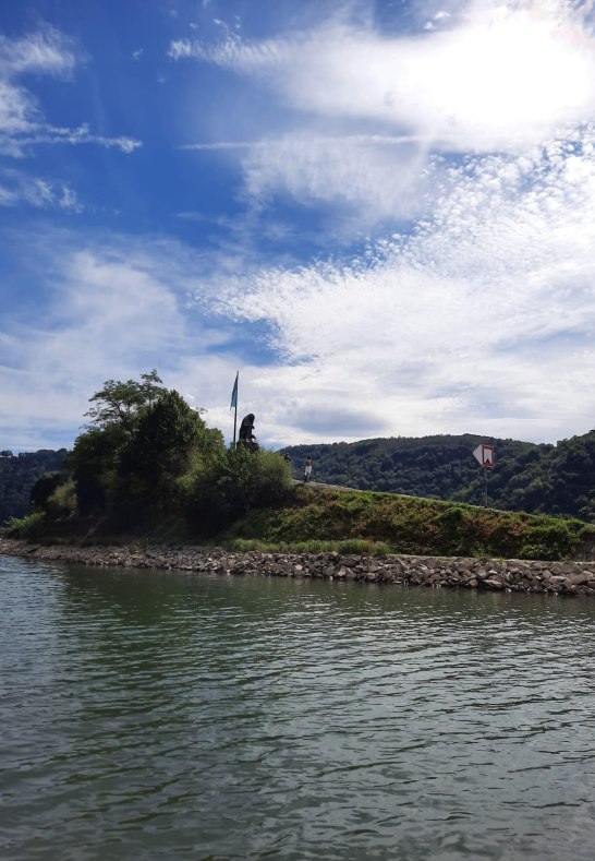 Statue am Rhein | © Fioan Brost