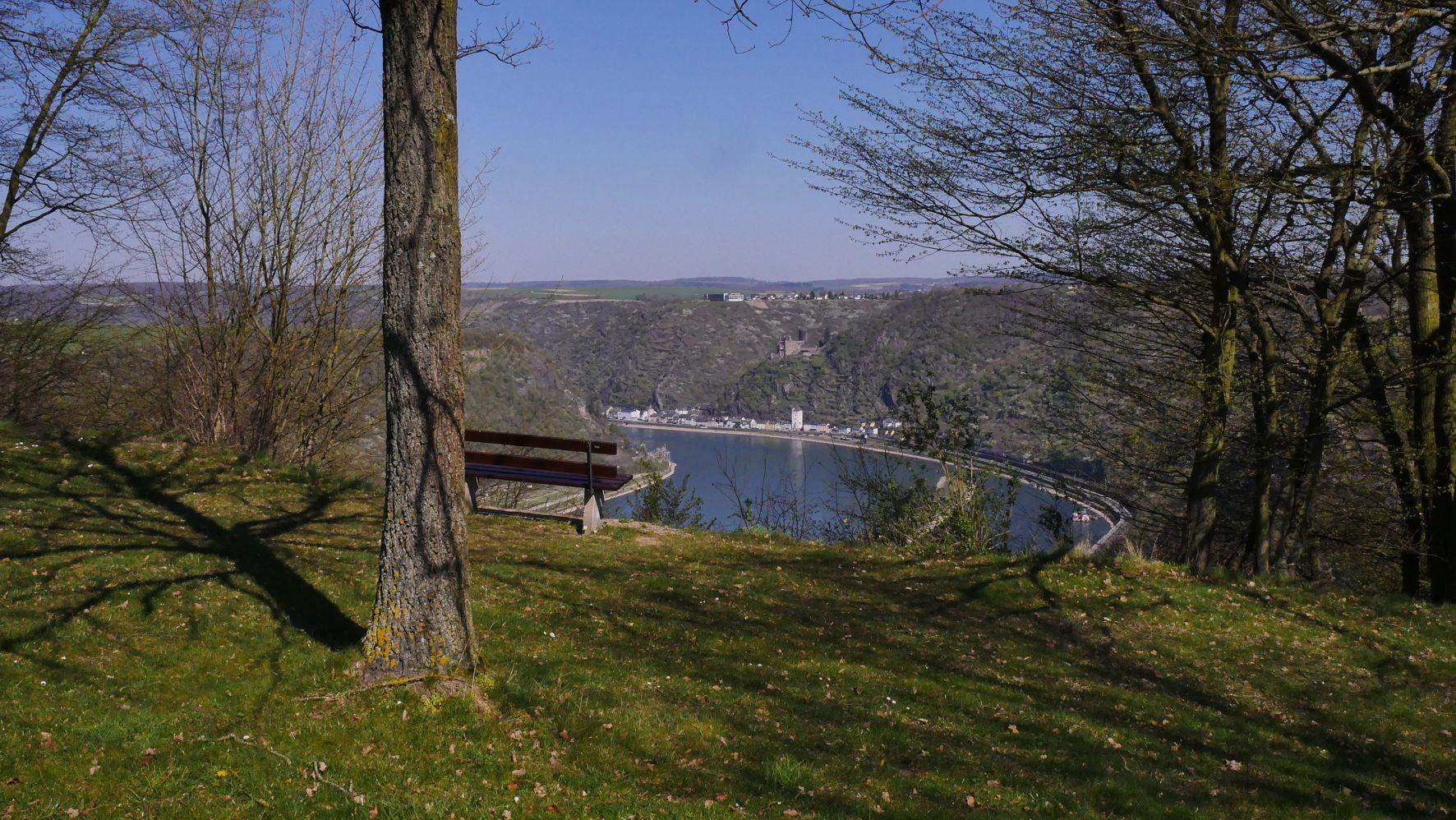 Aussichtsplatz mit Ruhebank | © Bernhard Vogt