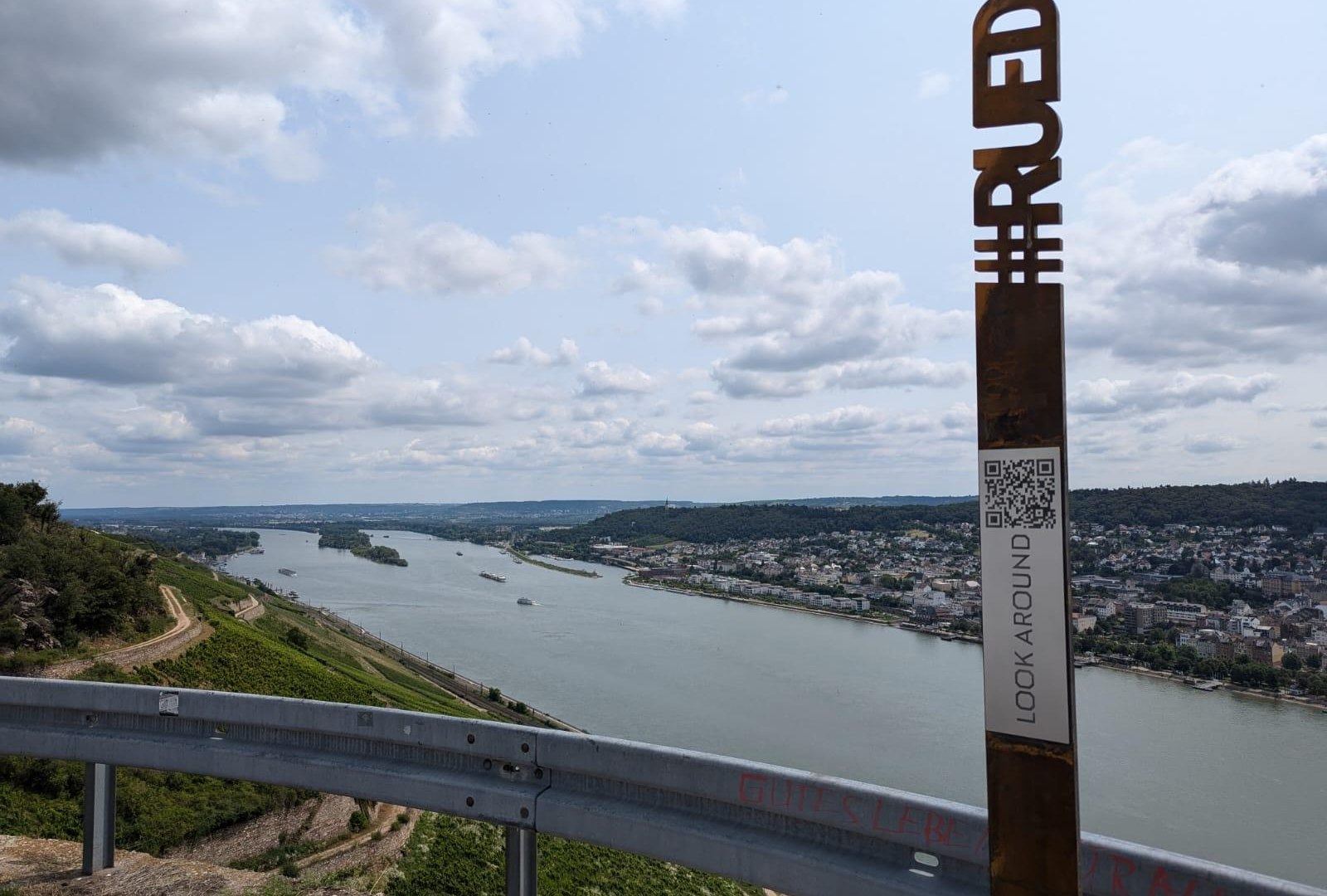 Gude Blick am Katzenloch mit QR-Code | © Birgit Bien