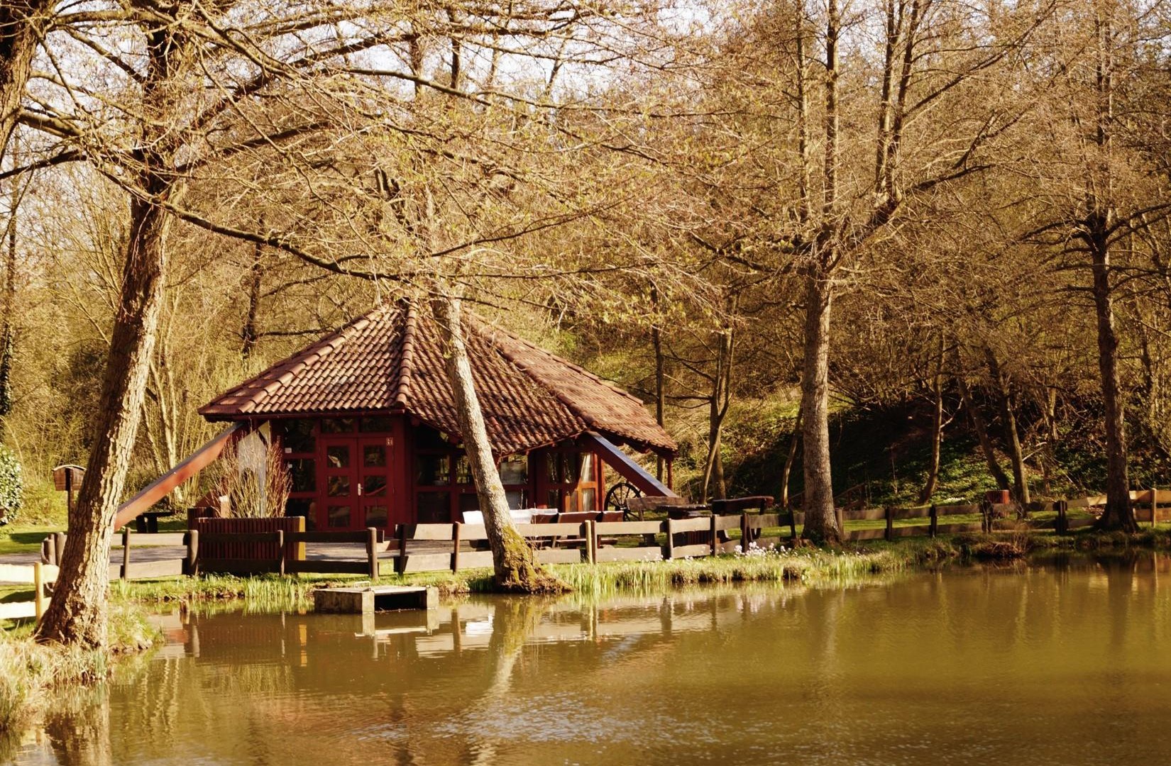 Hütte | © Tourist-Information Erlebnis Rheinbogen