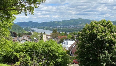 Blick auf Siebengebirge und Rhein vom "Westerwaldblick" | © Tourist-Information Remagen, Romantischer Rhein Tourismus GmbH